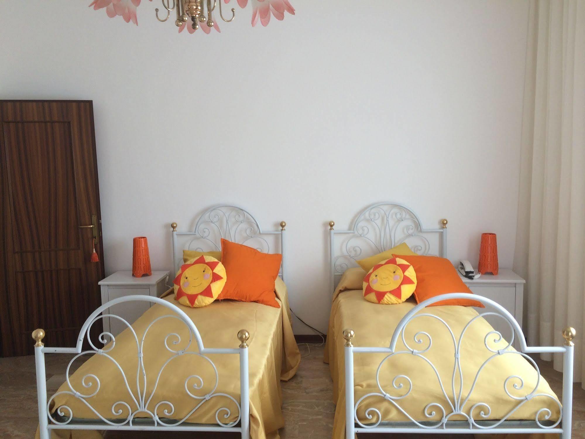 B&B Soleluna Massa Fiscaglia Zewnętrze zdjęcie