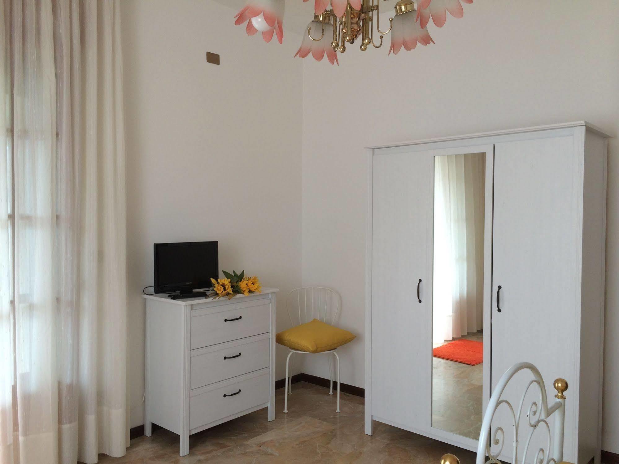 B&B Soleluna Massa Fiscaglia Zewnętrze zdjęcie